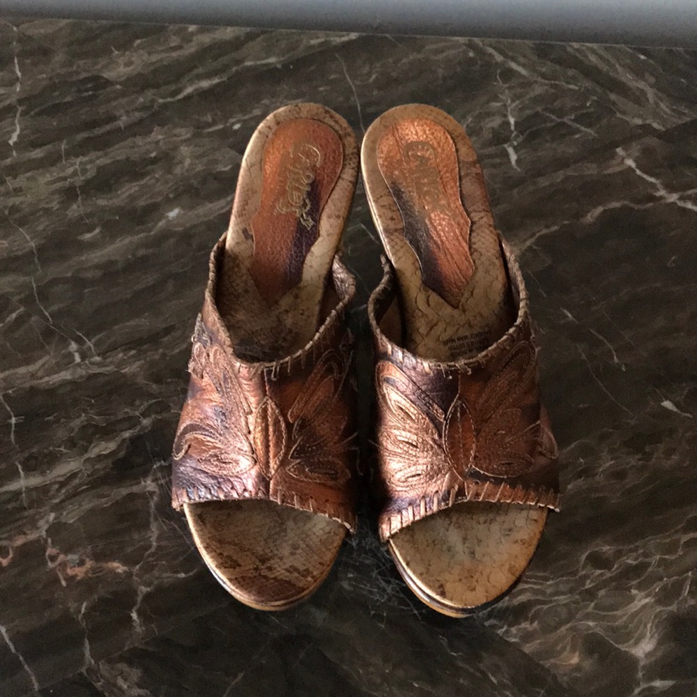 Carlos Santana Mule Size 7